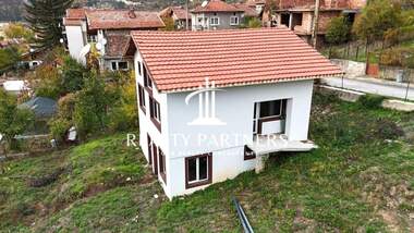 Продажба - Къща в Земен,  Перник