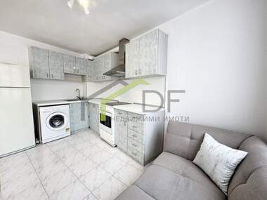 Închiriere - Apartament în Center,  Varna
