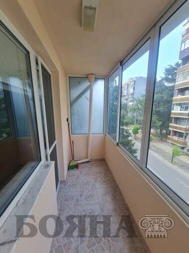 Vânzare - Apartament în Văzrajdane,  Ruse