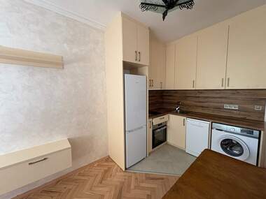 Închiriere - Apartament în Lagera,  Sofia