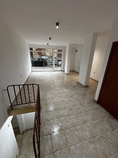 Verkauf - Laden/Büro/Schönheitssalon/Zahnarztbüro in Center,  Sovia