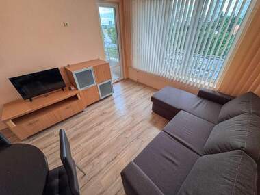 Închiriere - Apartament în Zornița,  Burgas