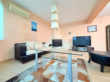 Închiriere - Apartament în Bratia Miladinovi,  Burgas