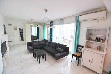 Miete - Wohnung in Zentar,  Burgas