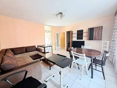Închiriere - Apartament în Lagera,  Sofia