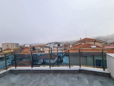 Închiriere - Apartament în Mladejki hălm,  Haskovo