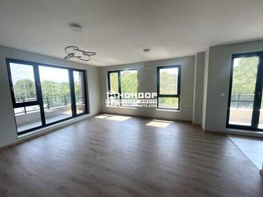 Vânzare - Apartament în Hristo Smirnenski,  Plovdiv