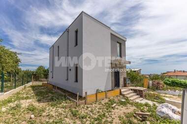 For sale - House in Trakata,  Varna