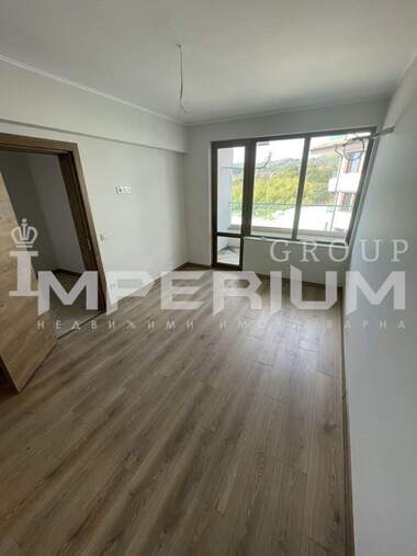Vânzare - Apartament în Vinița,  Varna