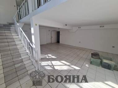 Vânzare - Magazin/Birou/Salon de frumusețe/Restaurant/Cabinet de stomatologie în Center,  Ruse