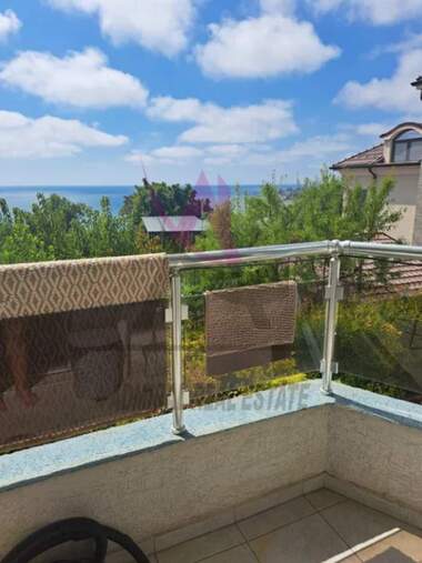 Închiriere - Apartament în Alen mak,  Varna