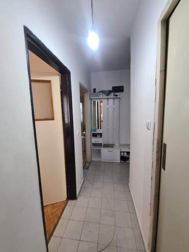 Vânzare - Apartament în Liuben Karavelov,  Haskovo