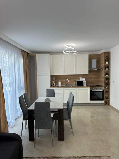 Închiriere - Apartament în Hristo Smirnenski,  Plovdiv