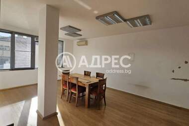 Kira - Ofis olarak Obshtinata,  Varna