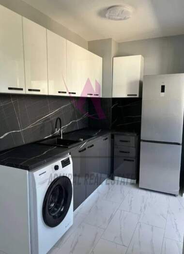 Închiriere - Apartament în Văzrajdane 1,  Varna