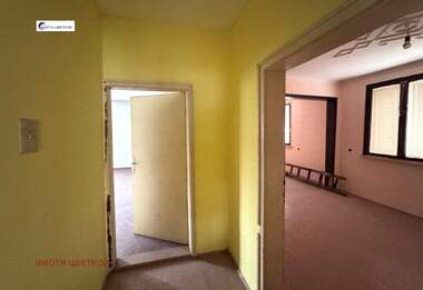 Verkauf - Etage von Haus in Zentar,  Wraza