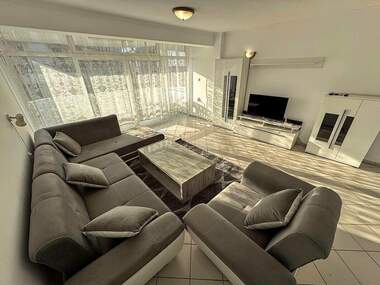 Închiriere - Apartament în Sarafovo,  Burgas