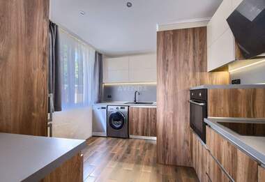 For sale - House in Vladaia,  Sofia