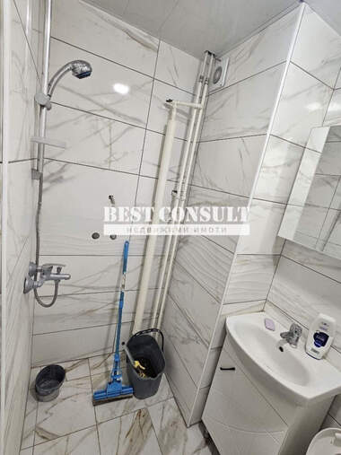 Închiriere - Apartament în Văzrajdane,  Ruse