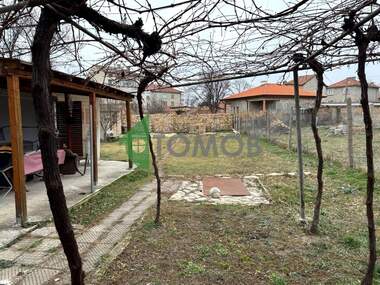 Πώληση - Όροφος από σπίτι σε Нови Пазар,  Шумен