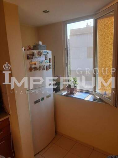 Închiriere - Apartament în Levski,  Varna