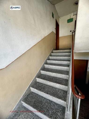 Verkauf - Wohnung in Troian,  Lowetsch