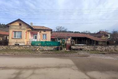 Продажба - Къща в Крамолин,  Габрово