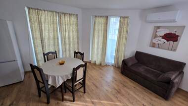 Închiriere - Apartament în Lazur,  Burgas