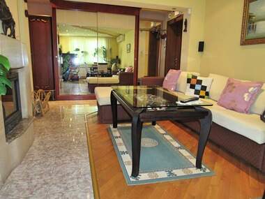 Închiriere - Apartament în Lazur,  Burgas