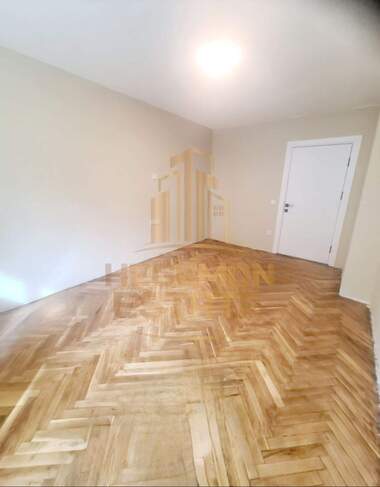 Vânzare - Apartament în Konfuto,  Varna