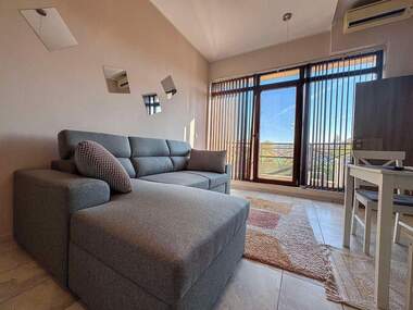 Închiriere - Apartament în Zornița,  Burgas