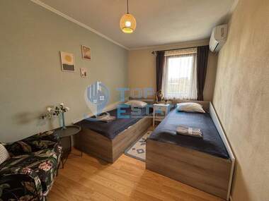 For sale - Floor of a house in Centеr,  Veliko Tarnovo