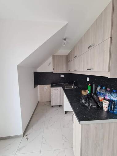 Închiriere - Apartament în Mladejki hălm,  Haskovo