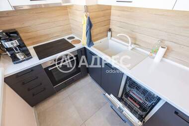 Închiriere - Apartament în Văzrajdane 1,  Varna