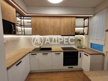 Ενοίκιο - Όροφος από σπίτι σε Карлово,  Пловдив