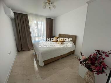Vânzare - Apartament în Hristo Smirnenski,  Plovdiv