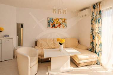 Miete - Wohnung in Zentar,  Burgas