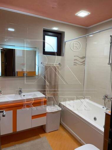 Închiriere - Apartament în Kărșiaka,  Plovdiv