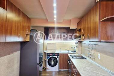 Kira - Apartman olarak Pogrebi,  Varna