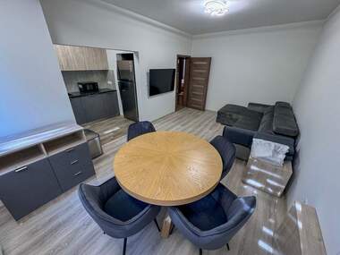 Închiriere - Apartament în Lazur,  Burgas