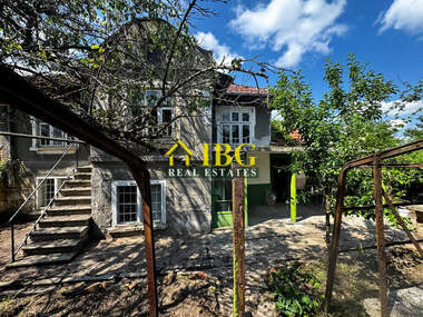 For sale - House in Bozhichen,  Ruse
