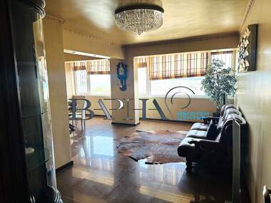 Продажба - Апартамент в Център,  Варна