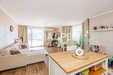 Vânzare - Apartament în Trakata,  Varna