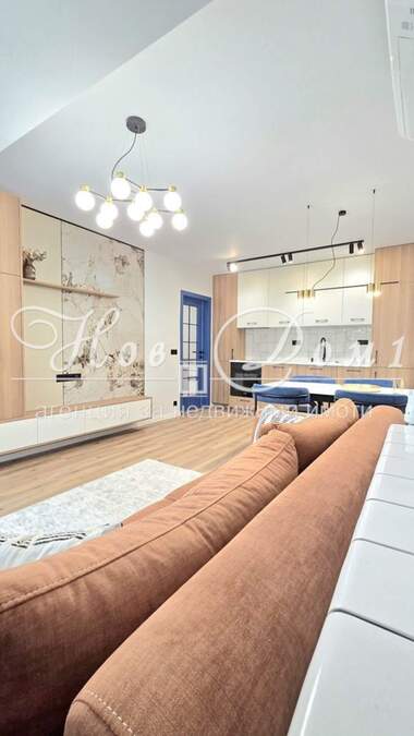 Vânzare - Apartament în Iztok,  Sofia