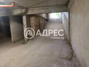 Продажба - Паркомясто в Център,  Варна