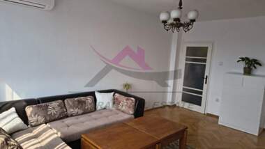 Închiriere - Apartament în Ceaîka,  Varna