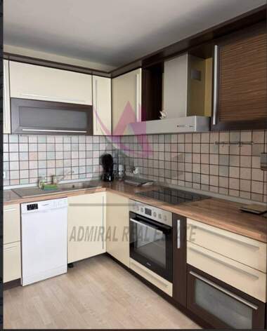 Închiriere - Apartament în Ceaîka,  Varna