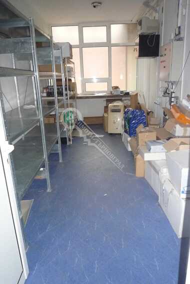 For sale - Warehouse/Storage Unit in Promishlena zona - Zapad,  Veliko Tarnovo