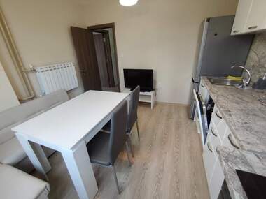 Închiriere - Apartament în Slaveîkov,  Burgas
