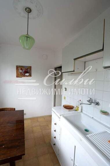 Închiriere - Apartament în Dobrudjanski,  Șumen